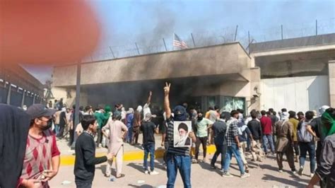 Karachi in chaos: Six protesters die in Pakistan while clashing outside ...