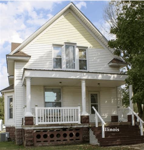 c.1918 Affordable Illinois Home For Sale $85K - Old Houses Under $100K