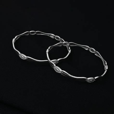 Elevate Your Style: Explore Exquisite Modern Silver Bangles – Khushbu ...
