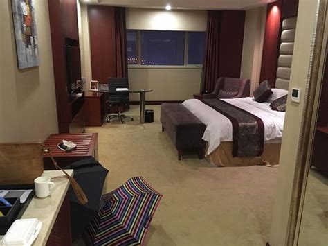DAYS HOTEL FRONTIER NANTONG - Motel Reviews, Photos, Rate Comparison ...