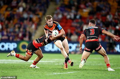 How Cyclone Alfred blew away Anthony Albanese's election plans