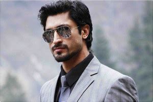 Vidyut jamwal Bollywood Actor Poster | Celebrity Poster | Decorative ...