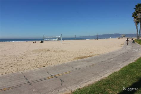 Venice Beach Recreation Center | Rent this location on Giggster
