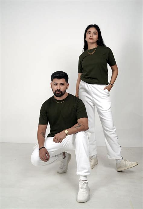 Unisex Olive Regular Fit T-Shirt – Luxe Everyday Essential. – HRAD APPARELS