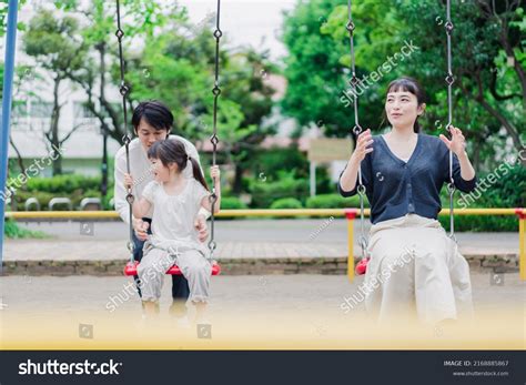 Parents and Kids Playing 的图像结果