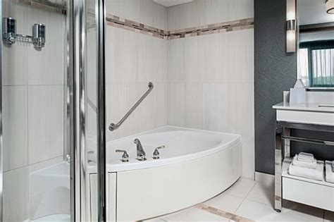 FOUR POINTS BY SHERATON LONDON (Ontario) - Hotel Reviews, Photos, Rate ...