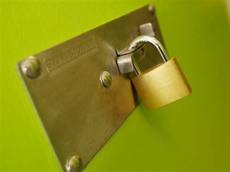 Self Storage Locks 的图像结果
