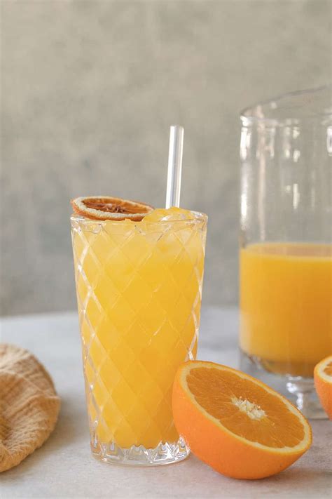 Vodka and Orange Juice Cocktail -Screwdriver - Sugar and Charm