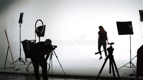 Backstage Interview Shot 的图像结果