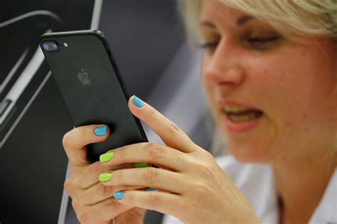 Siri Shortcuts: IBM Warns Apple Users Against The Potential Hack / Digital Information World