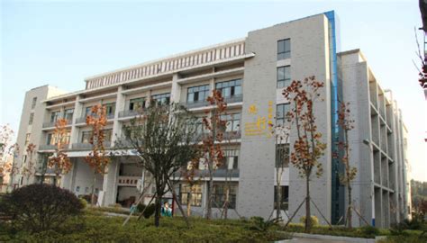 2018年遵义县第一中学全国排名第50名 贵州省排名第3名_初三网