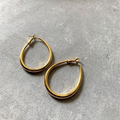Oval Hoop Gold – Urbanitii