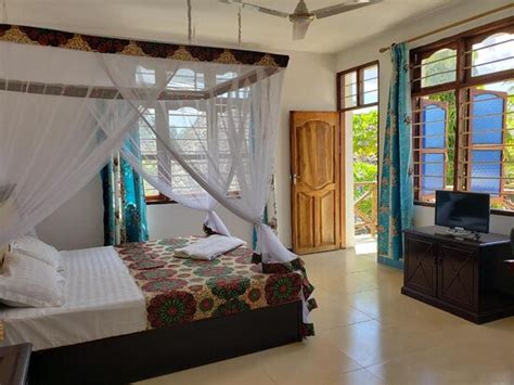 KHADIJA KIWENGWA APARTMENT (Zanzibar City) - B&B Reviews, Photos, Rate ...