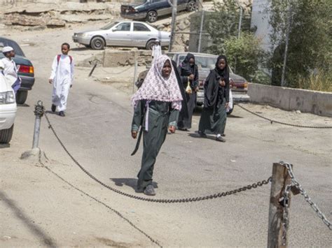 Ahmed Mater: Mecca Journeys | Meer