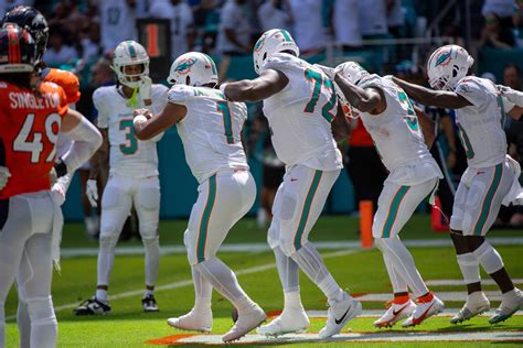 Speed, motion and the Miami Dolphins: What to make of the NFL's most ...