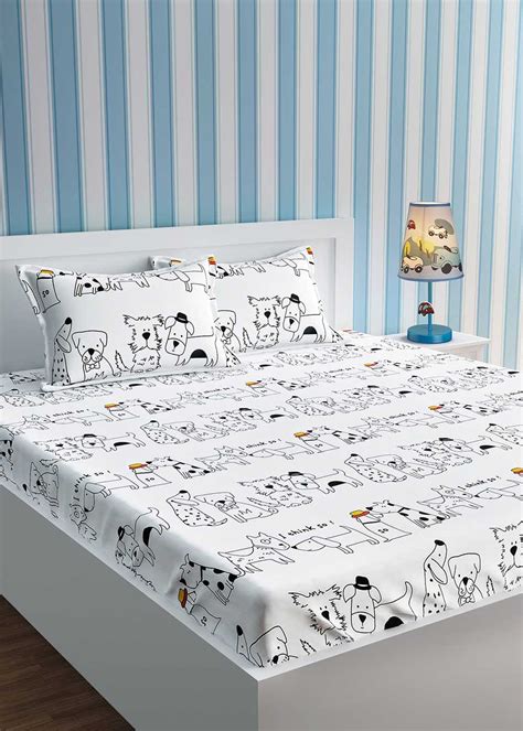 Get Kids Giraffe And Hearts Print Beige And Blue Bedsheet Set at ₹ 1699 ...