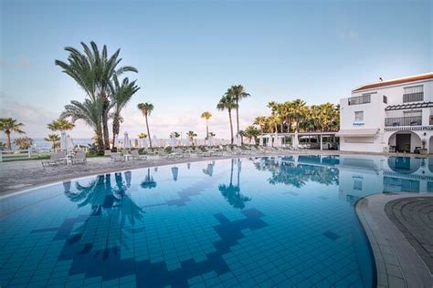 AKTI BEACH HOTEL & VILLAGE RESORT (Chloraka) - Resort Reviews, Photos ...