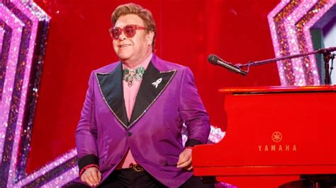 Elton John invites British students to his gig after they cover "I'm ...