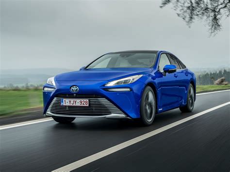 Toyota Mirai - технические характеристики, модельный ряд, комплектации ...