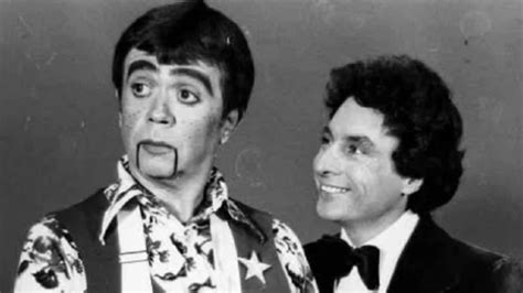 Cuatro divertidos personajes de Chabelo en 'La carabina de Ambrosio ...