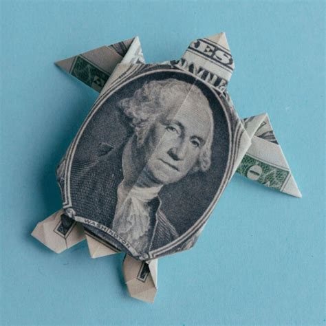 Dollar Bill Origami Bat Tutorial 的图像结果