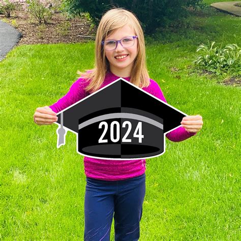 Class of (YEAR) Graduation Lawn Sign with Picture — Custom Lawn Sign