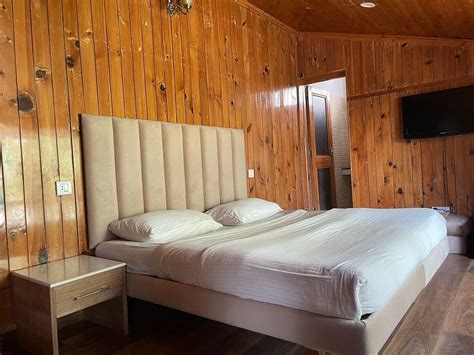 SHIVA COTTAGE (Patnitop, Jammu) - Hotel Reviews & Photos - Tripadvisor