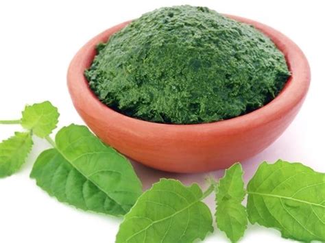 A Homemade Face Mask For Red Skin Bumps Caused By Heat