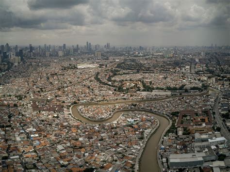 Green Buildings Boost the Energy Efficiency of Cities