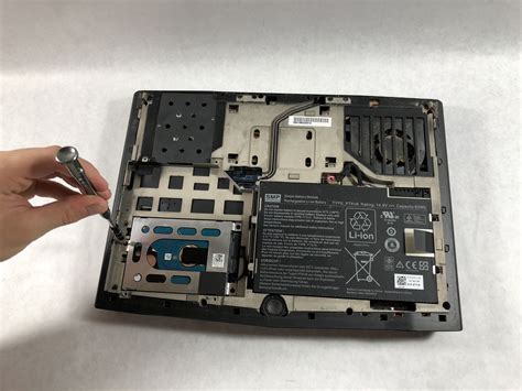 Alienware M15 R1 Hard Drive Replacement 的图像结果