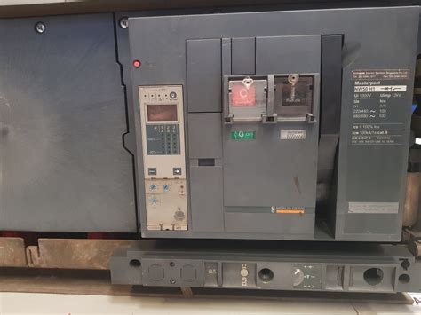 Merlin Gerin Schneider Masterpact NW50 H1 5000A Circuit Breaker ...