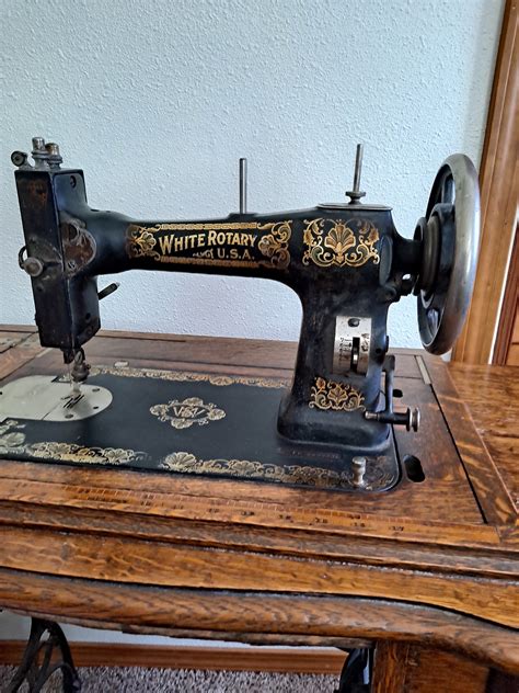 Vintage White Rotary Sewing Machine at Eden Mandalis blog