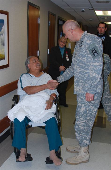 First Army's commander visits veterans at Iowa City VA Medical Center ...