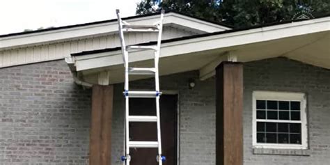 Using an Extension Ladder On a Angled Roof Line 的图像结果