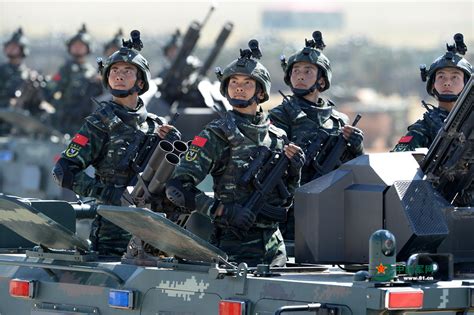 沙场点兵 庆祝中国人民解放军建军90周年阅兵举行 - 中国军网