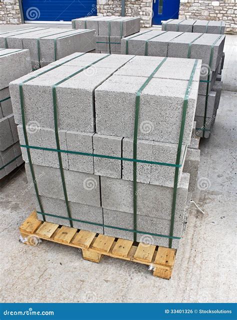 Pallet of breeze blocks stock photo. Image of building - 33401326