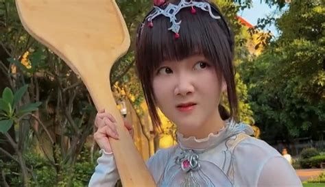 【泽泽曦与小舞】小舞忍一时风平浪静，退一步越想越气-48万粉丝1千点赞期待你的评论_搞笑视频-免费在线观看-爱奇艺