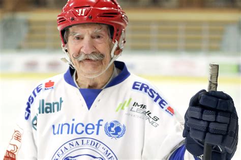 Mark Sertich, world's oldest hockey player, dies at 99