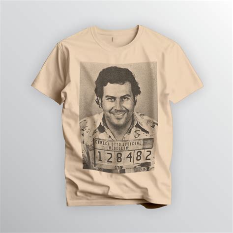 Camiseta VINTAGE Unissex Pablo Escobar Mugshot Narcos B44 | Shopee Brasil