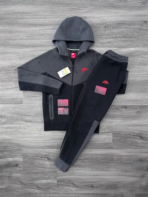 Nike Tech Fleece Tracksuit Black/Red S23 – RSThePlug