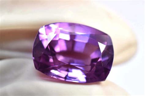 Gemstone Enigmas: The 7 Rarest Minerals on Earth – Precious Earth