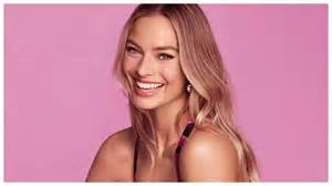 Margot Robbie spotted shooting for Wuthering Heights in wedding gown ...