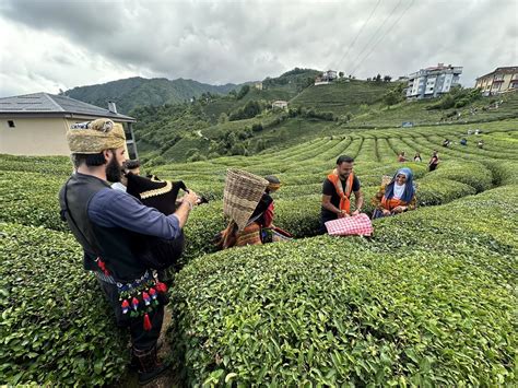 Ünlü sanatçı Rize’yi ziyaret etti
