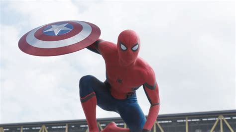 Tom Holland REVEALS Robert Downey Jr Played Real-Life Mentor In His MCU ...