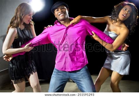 Ladies Fight Over Man 的图像结果