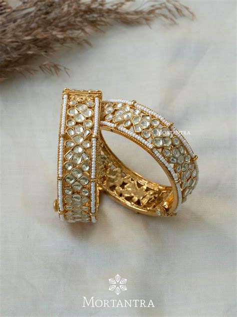 MB152Y - White Color Gold Plated Jadau Kundan Bangles – Mortantra