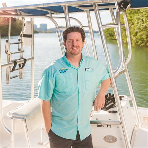 Are Florida manatees eating the equivalent of “junk food”? | FIU News ...