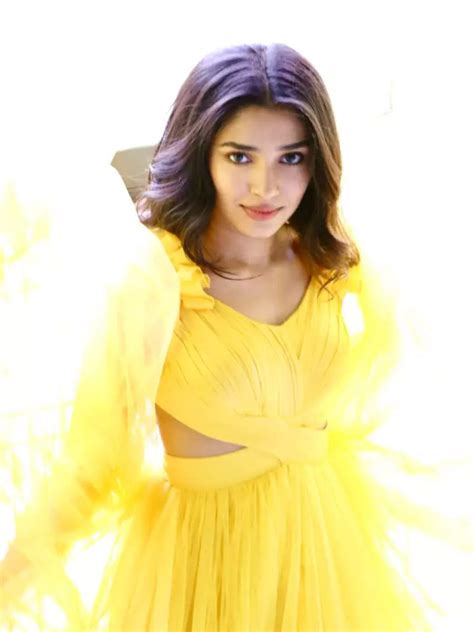#HBDKrithiShetty: The actress left us speechless in yellow outfits ...