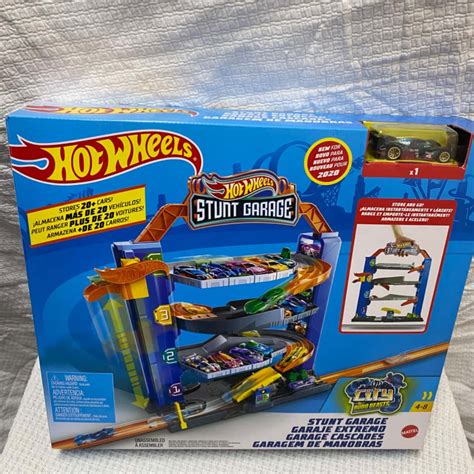 Hot Wheels Stunt garage(s)