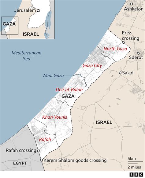 Israeli forces pushing into south Gaza - BBC News